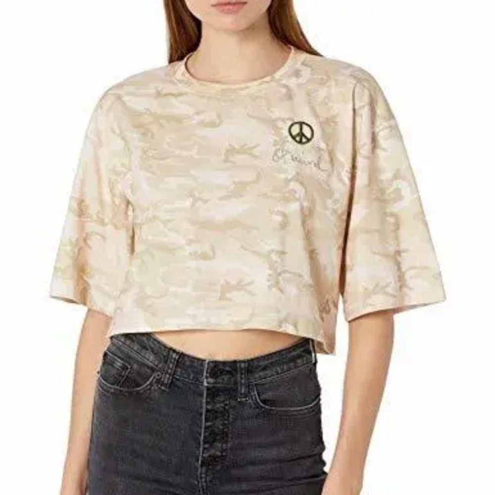 Nicole Miller Women's Blush‎ Camo Peace Friend Crop Tee Shirt Size M NWT 5196